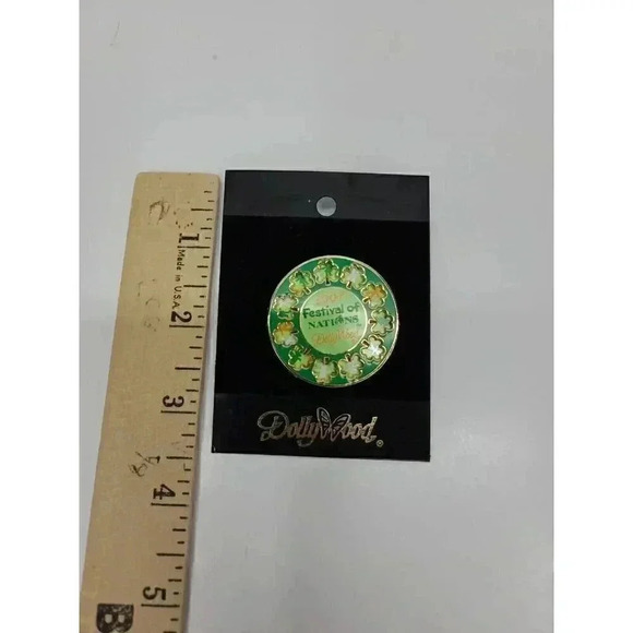 Dollywood Pin 2007 Festival Of Nations Clover Leaf Spining Wheel - Picture 4 of 4